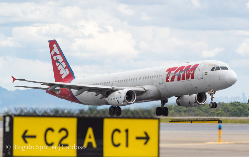 PT MXI Airbus A321 231 LATAM Airlines BLOG DO SPOTTER