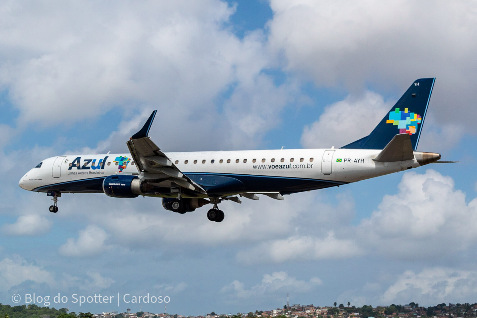 PR AYH Embraer 195 Azul Linhas Aéreas BLOG DO SPOTTER