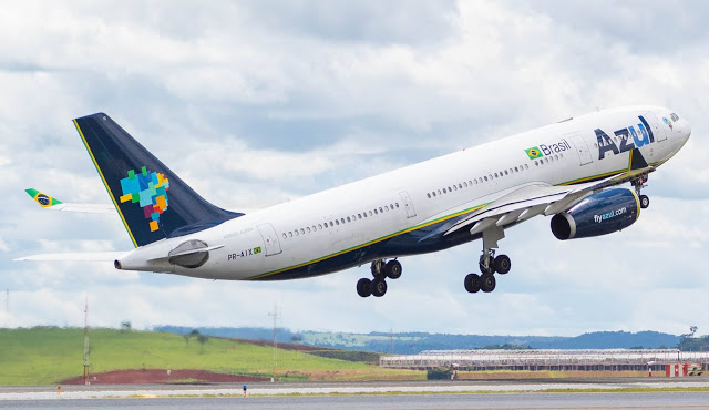 Airbus A330-243 - PR-AIX - Azul Linhas Aéreas - SBCF