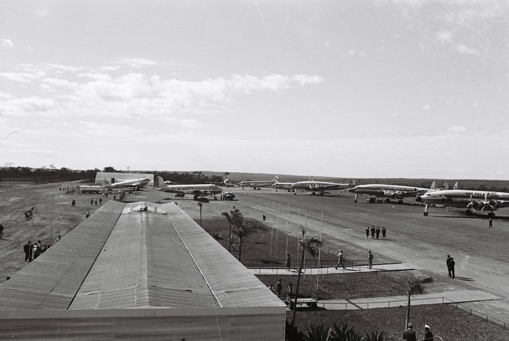 Aeroporto de Brasília no ano de 1958. Fotografia do Arquivo Público do DF - fotografar no Aeroporto de Brasília