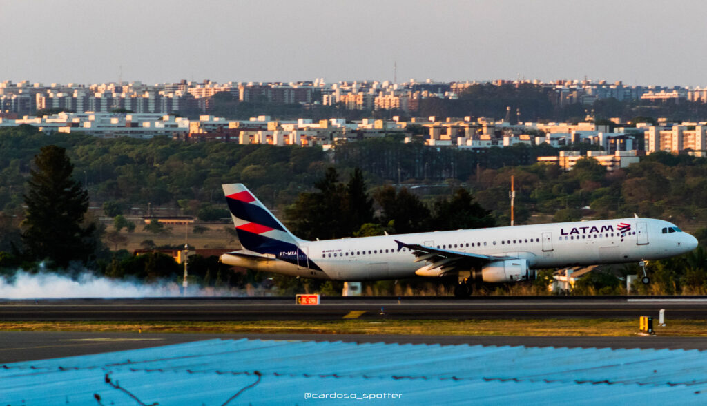 PT-MXA - Airbus A321-231 - LATAM Airlines - fotografar no Aeroporto de Brasília