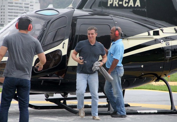 Famosos que são pilotos - Luciano Huck