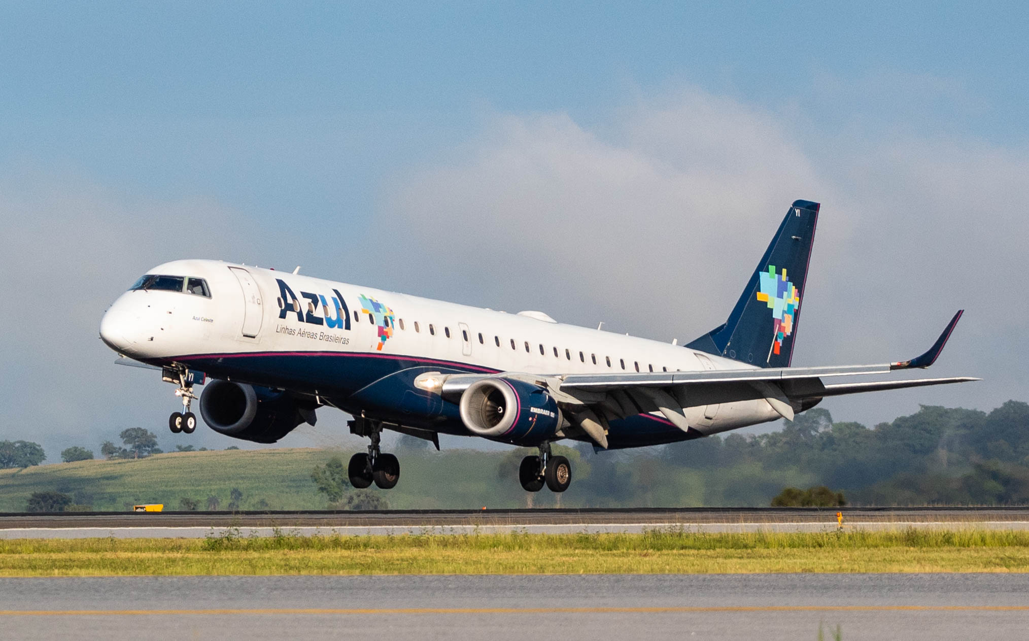 PR-AYI – Embraer 195 – Azul Linhas Aéreas