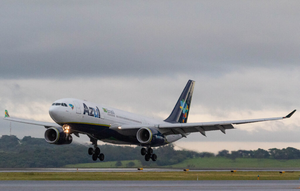 Airbus A330-243 – PR-AIX – Azul Linhas Aéreas