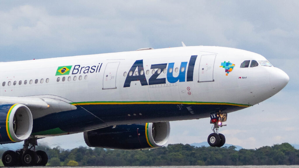 Airbus A330-243 – PR-AIX – Azul Linhas Aéreas