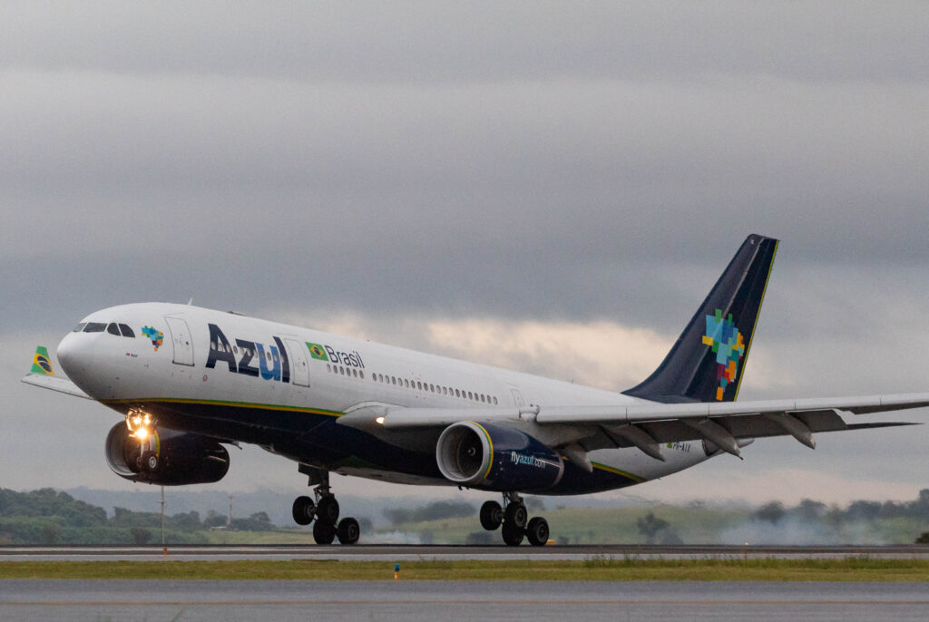 Airbus A330-243 – PR-AIX – Azul Linhas Aéreas