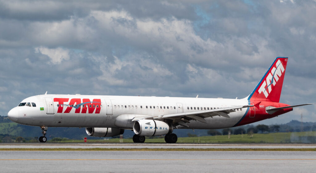 Airbus A321-231 - PT-MXC - LATAM Airlines