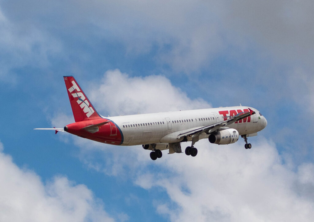 Airbus A321-231 - PT-MXC - LATAM Airlines