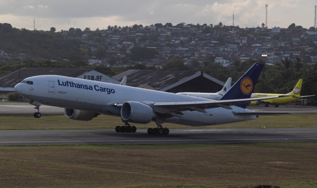 Boeing 777-FTB – D-ALFA – Lufthansa Cargo - Blog do Spotter