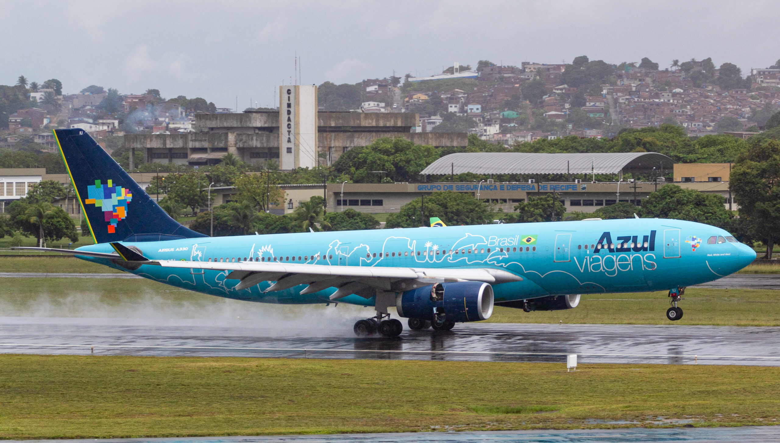 PR-AIU – Airbus A330-243 – Azul Viagens