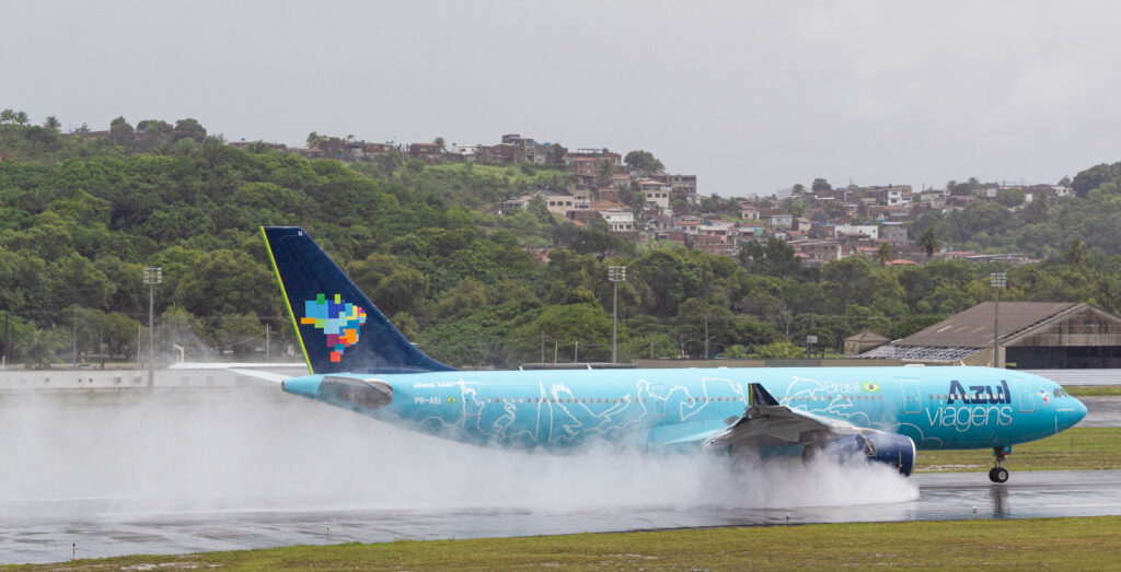 PR-AIU – Airbus A330-243 – Azul Linhas Aéreas - Blog do Spotter