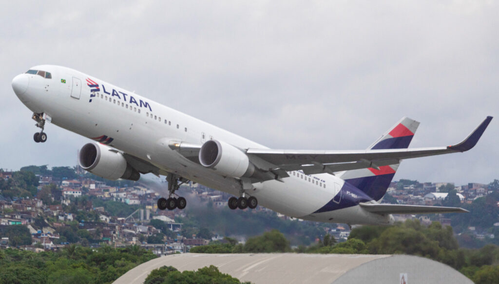 PT-MSY – Boeing 767-316ER – LATAM Airlines - Blog do Spotter
