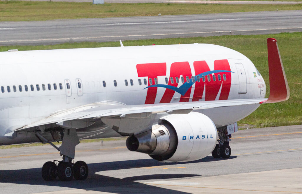 PT-MSS – Boeing 767-316ER – LATAM Airlines - Blog do Spotter
