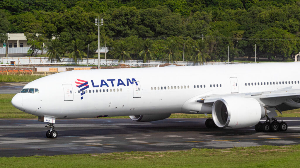 PT-MUI – Boeing 777-32WER – LATAM Airlines Brasil - Blog do Spotter