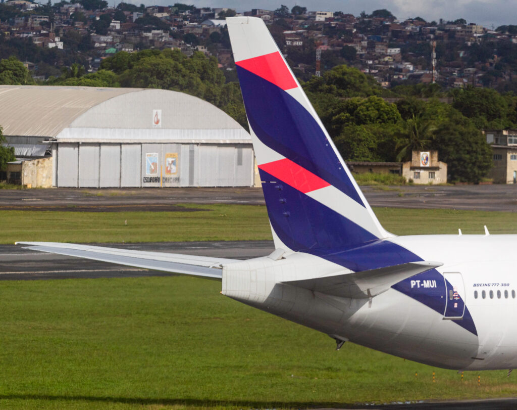 PT-MUI – Boeing 777-32WER – LATAM Airlines Brasil - Blog do Spotter