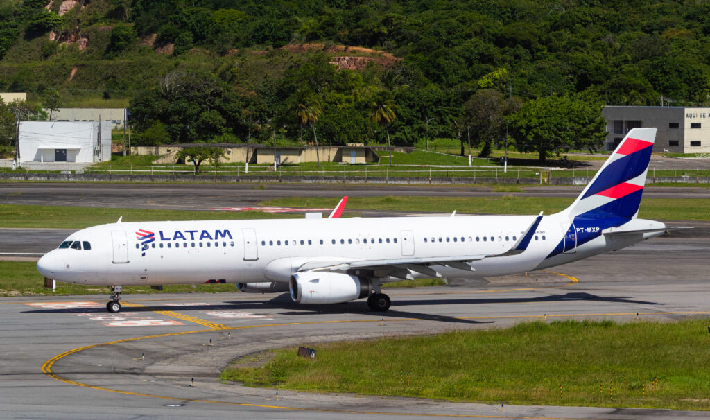 PT-MXP - Airbus A321-231 - LATAM Airlines - Blog do Spotter