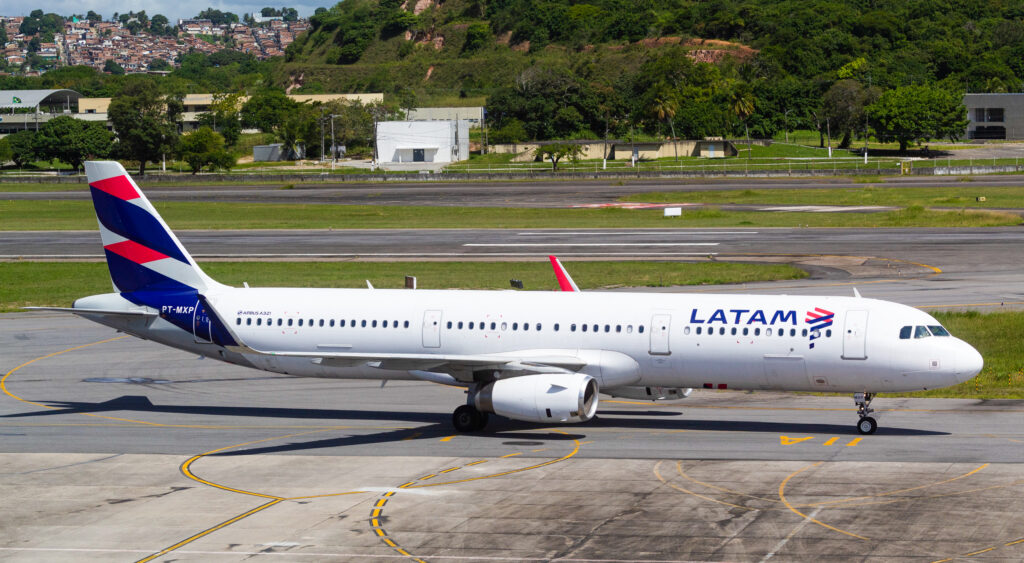 PT-MXP - Airbus A321-231 - LATAM Airlines - Blog do Spotter