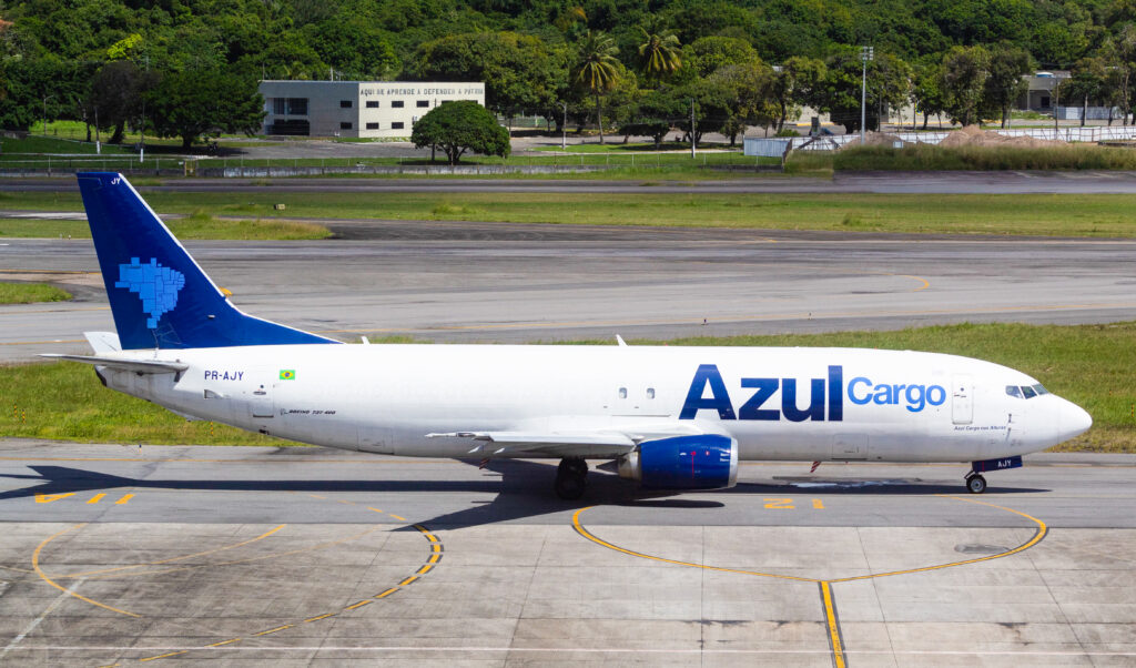 PR-AJY - Boeing 737-48E(SF) - Azul Linhas Aéreas - Blog do Spotter