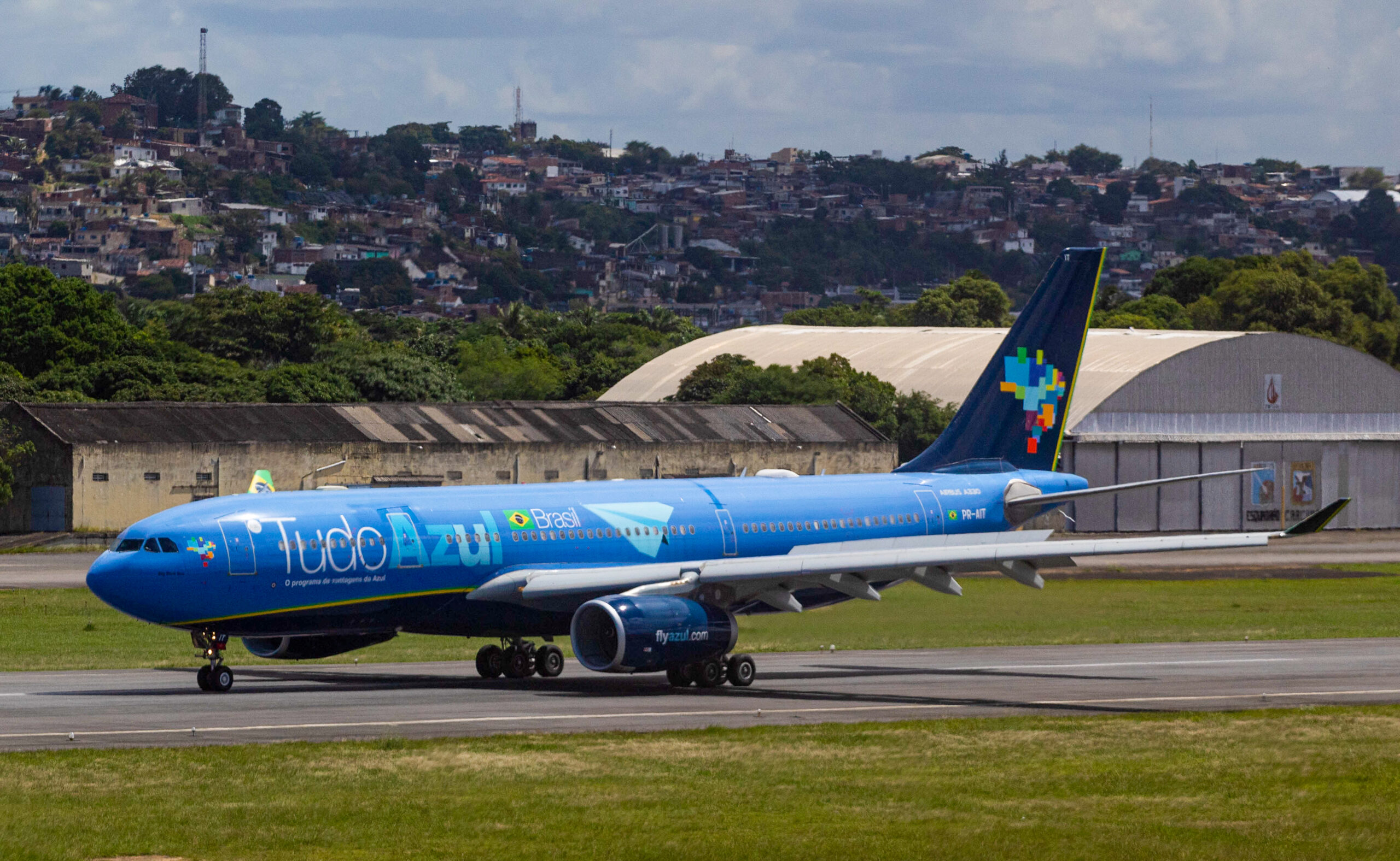 PR-AIT – Airbus A330-243 – Tudo Azul