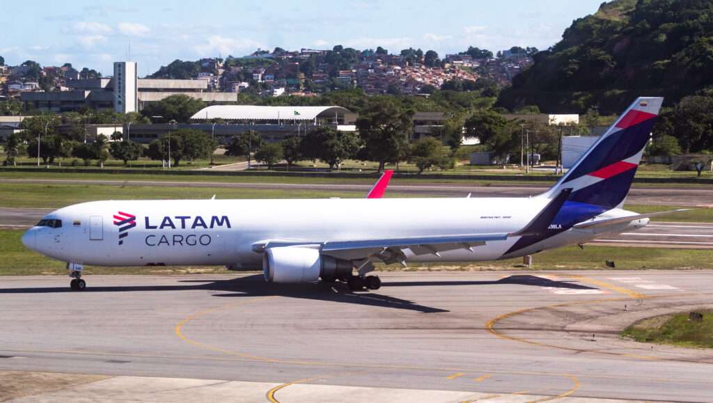 N536LA – Boeing 767-316F(ER) – LATAM Cargo - Blog do Spotter