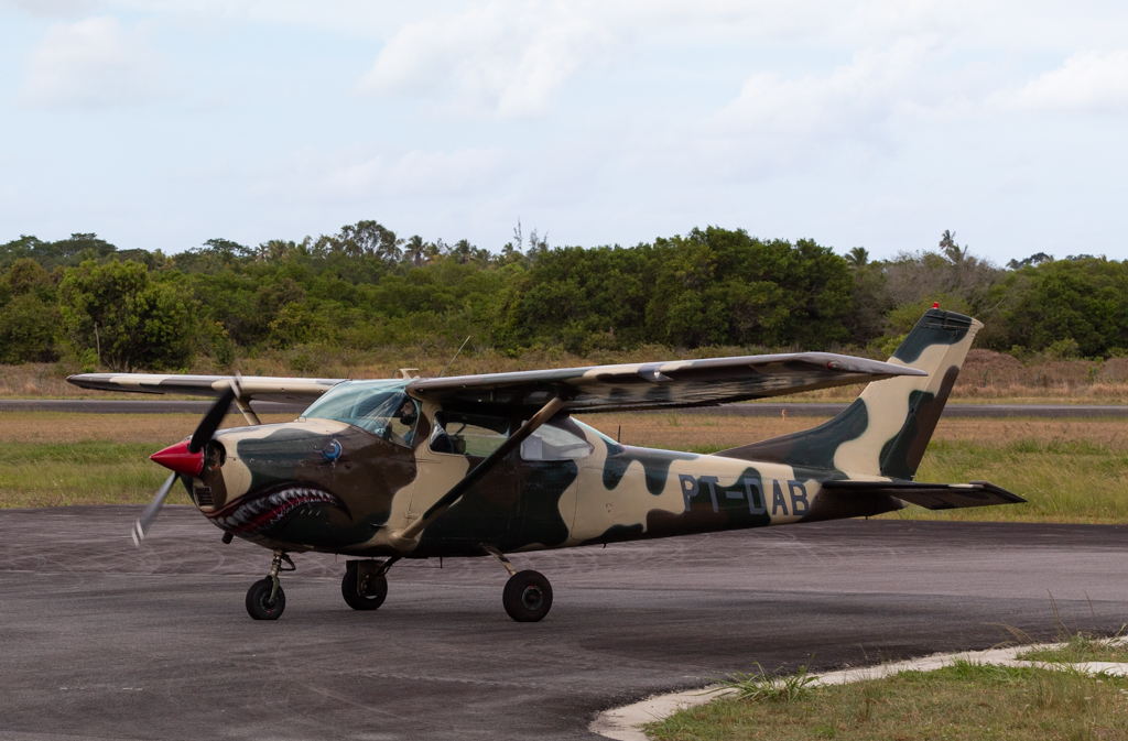 PT-DAB - Cessna 182K Skylane - Paraquedismo - Blog do Spotter