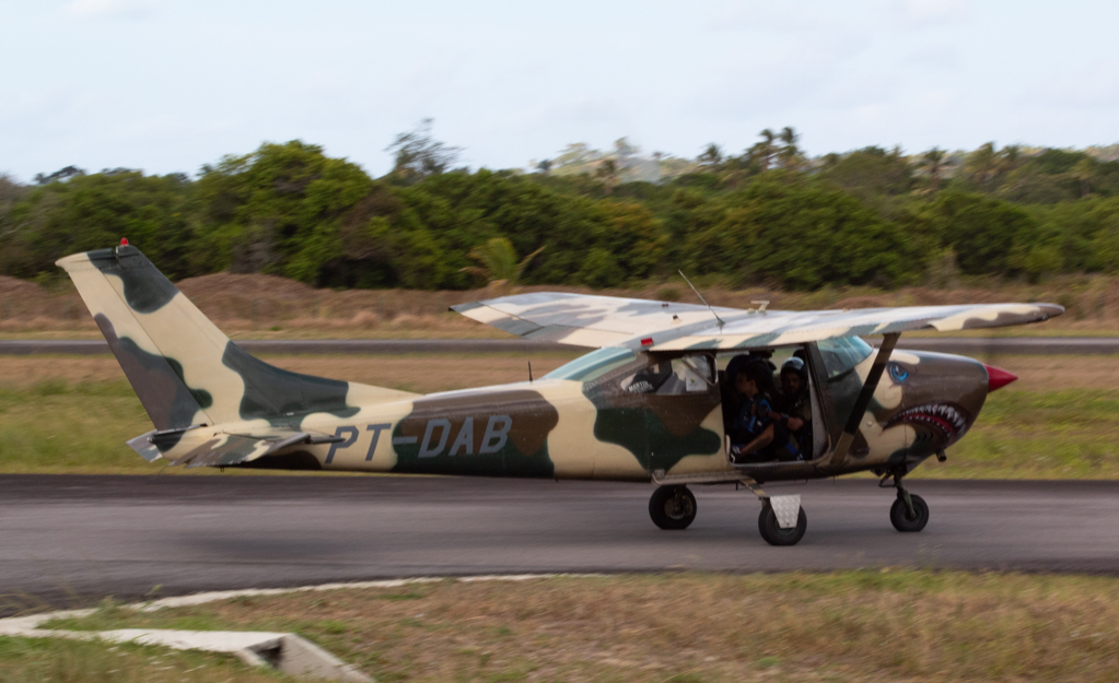 PT-DAB - Cessna 182K Skylane - Paraquedismo - Blog do Spotter