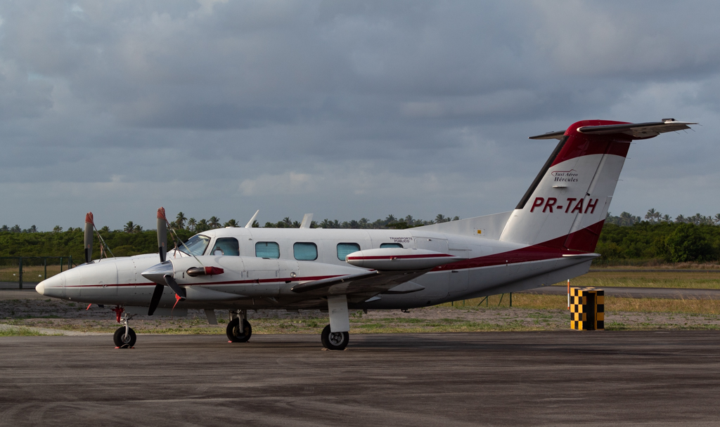 PR-TAH - Piper PA-42-720 Cheyenne IIIA - Táxi Aéreo Hércules- Blog do Spotter