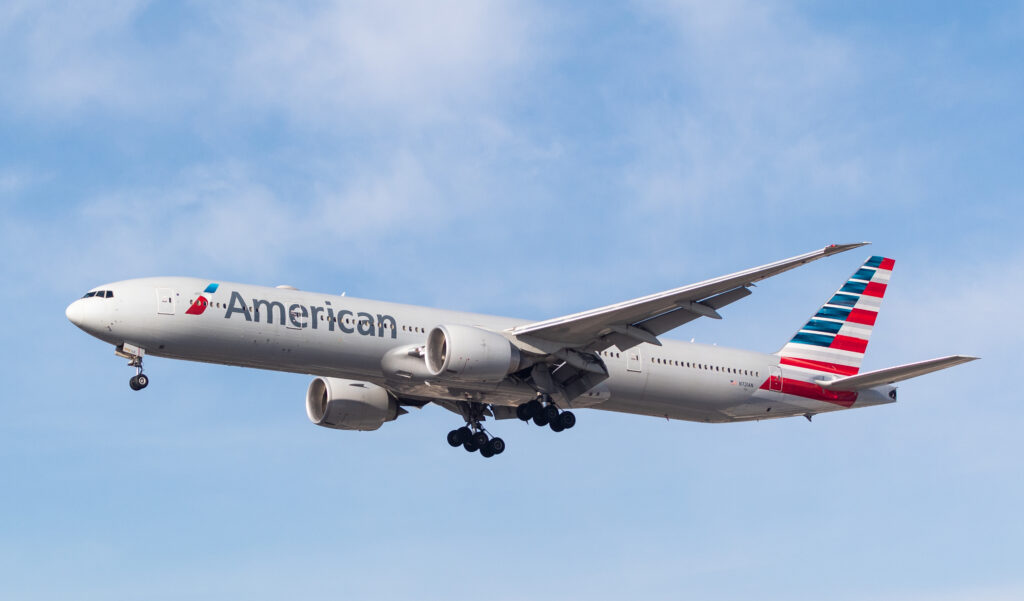 N72IAN – Boeing 777-300ER – American Airlines - Blog do Spotter