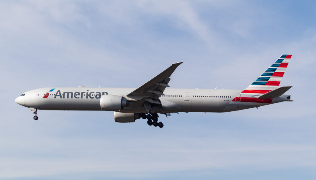 N72IAN – Boeing 777-300ER – American Airlines - Blog do Spotter