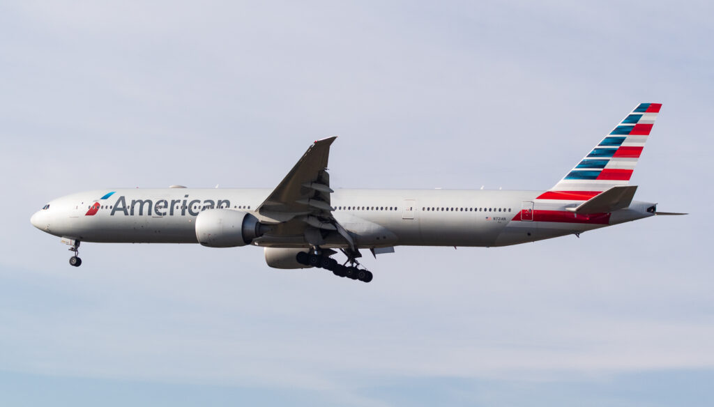 N72IAN – Boeing 777-300ER – American Airlines - Blog do Spotter