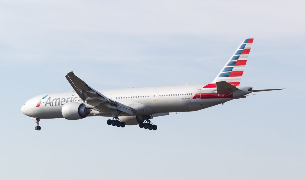 N72IAN – Boeing 777-300ER – American Airlines - Blog do Spotter