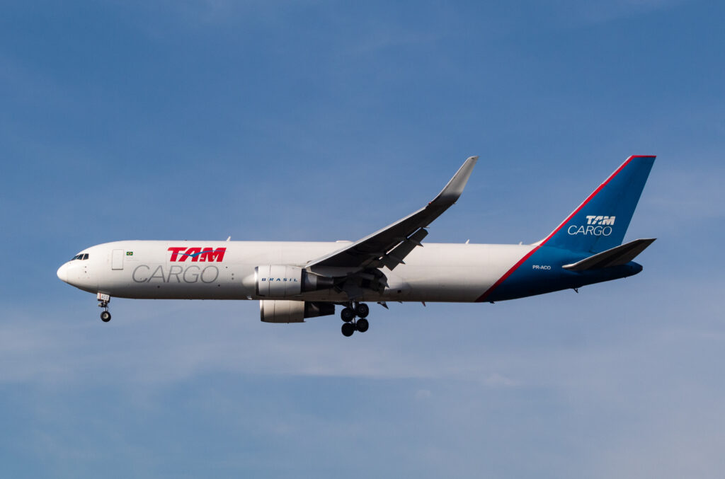 PR-ACO – Boeing 767-346F(ER) – LATAM Cargo - Blog do Spotter