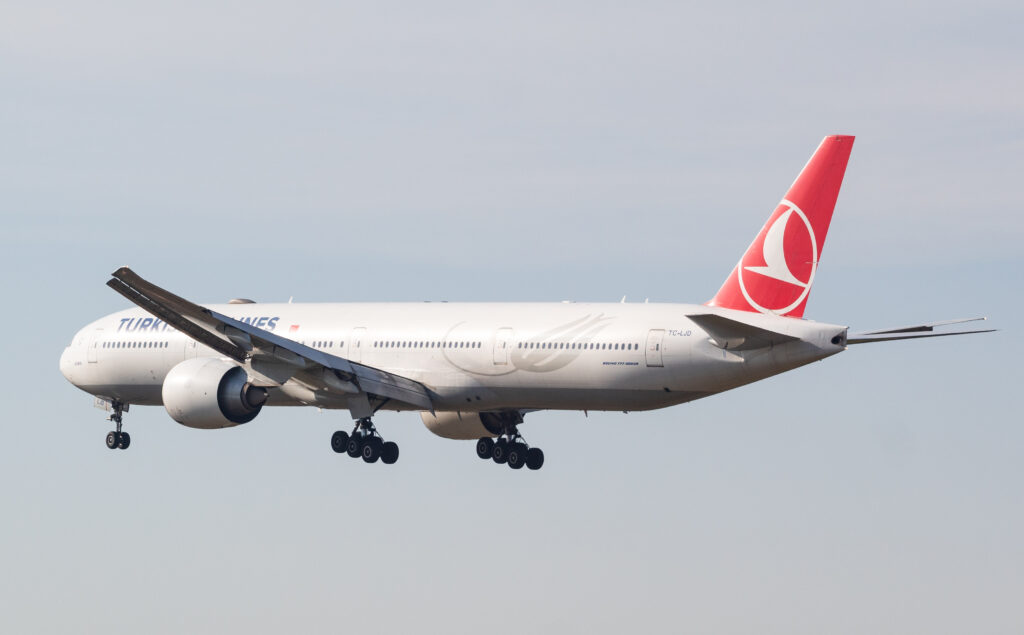 TC-LJD – Boeing 777-3F2(ER) – Turkish Airlines - Blog do Spotter