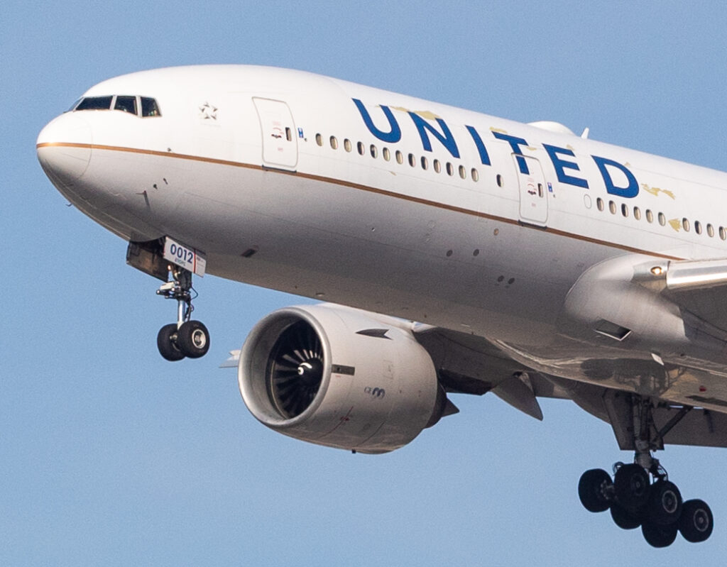 N77012 – Boeing 777-224(ER) – United Airlines - Blog do Spotter