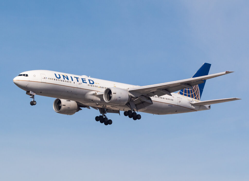 N77012 – Boeing 777-224(ER) – United Airlines - Blog do Spotter