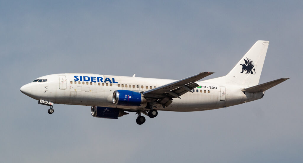 PR-SDO – Boeing 737-3B3(QC) – Sideral Linhas Aéreas - Blog do Spotter
