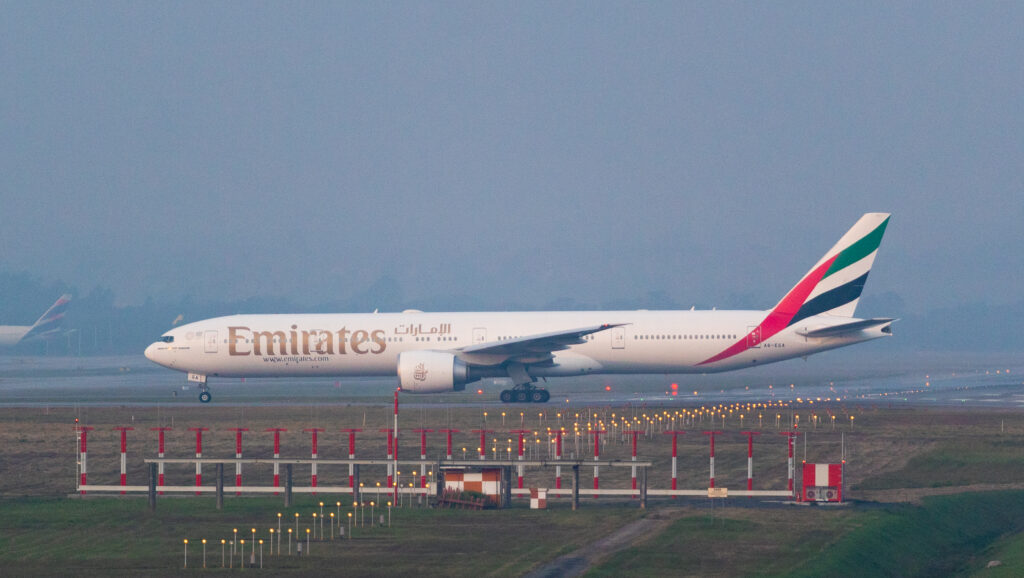 A6-EGA – Boeing 777-31HER – Emirates - Blog do Spotter