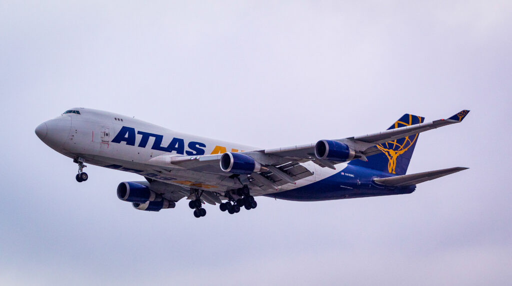 N418MC – Boeing 747-47U(F) – Atlas Air - Blog do Spotter