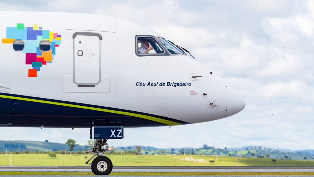 PR-AXZ - Embraer 195 - Azul Linhas Aéreas - Blog do Spotter