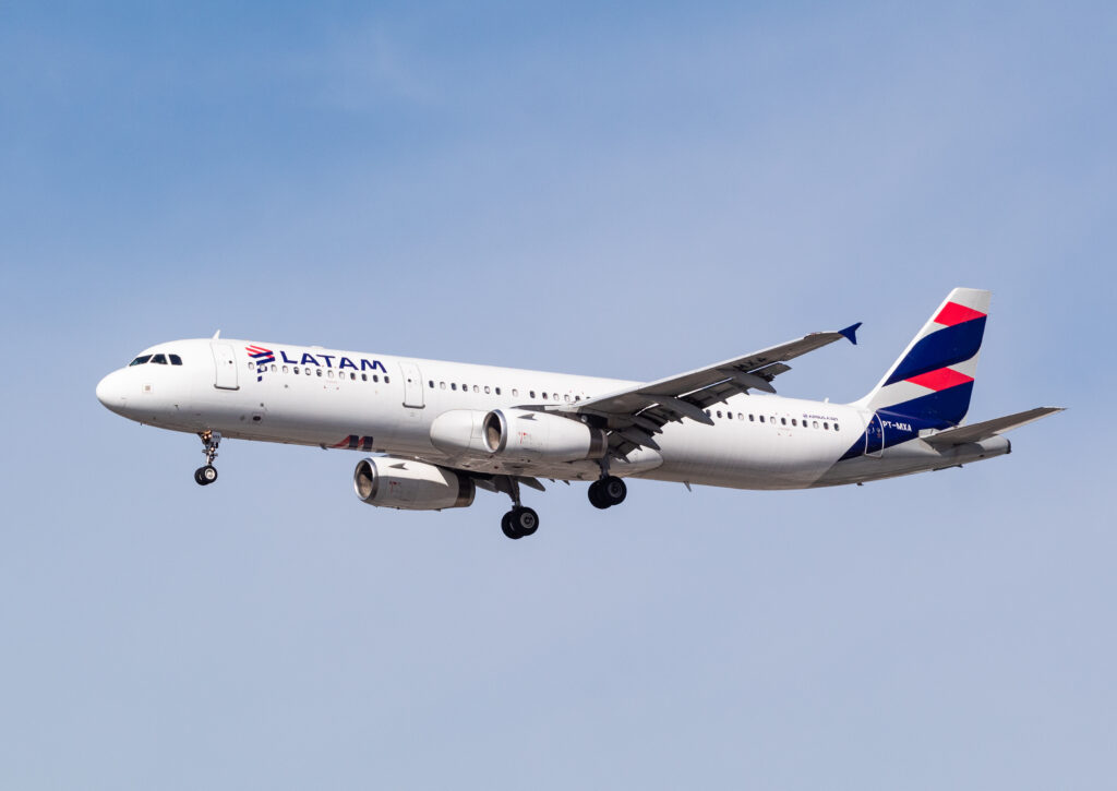 PT-MXA - Airbus A321-231 - LATAM Airlines - Blog do Spotter