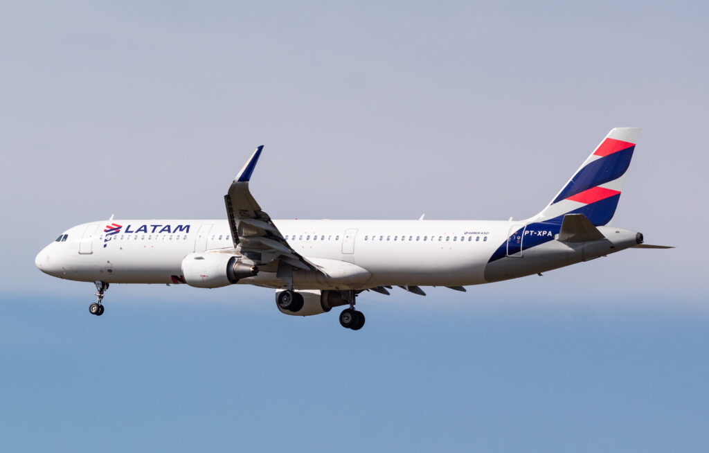 PT-XPA - Airbus A321-231 - LATAM Airlines - Blog do Spotter