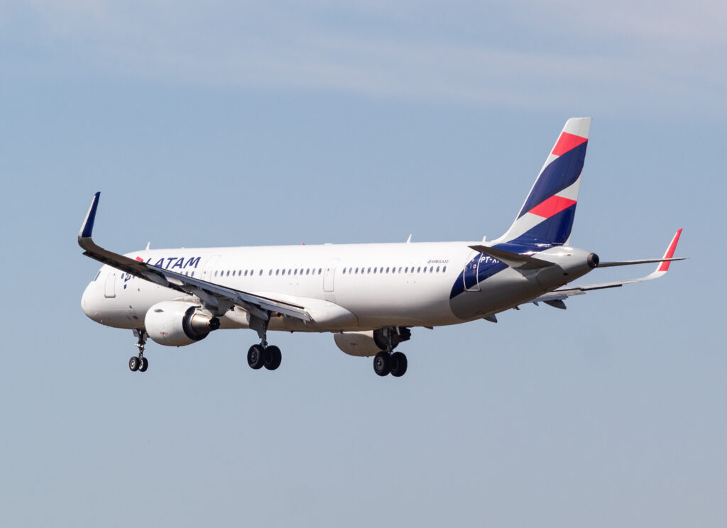 PT-XPA - Airbus A321-231 - LATAM Airlines - Blog do Spotter