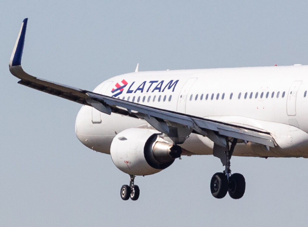 PT-XPA - Airbus A321-231 - LATAM Airlines - Blog do Spotter