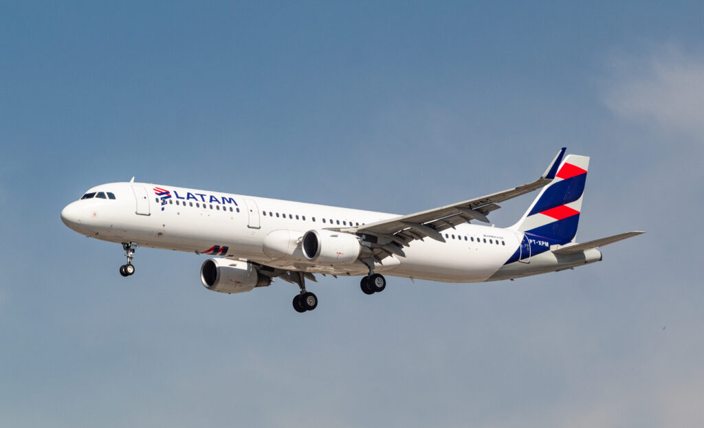 PT-XPM - Airbus A321-211 - LATAM Airlines - Blog do Spotter