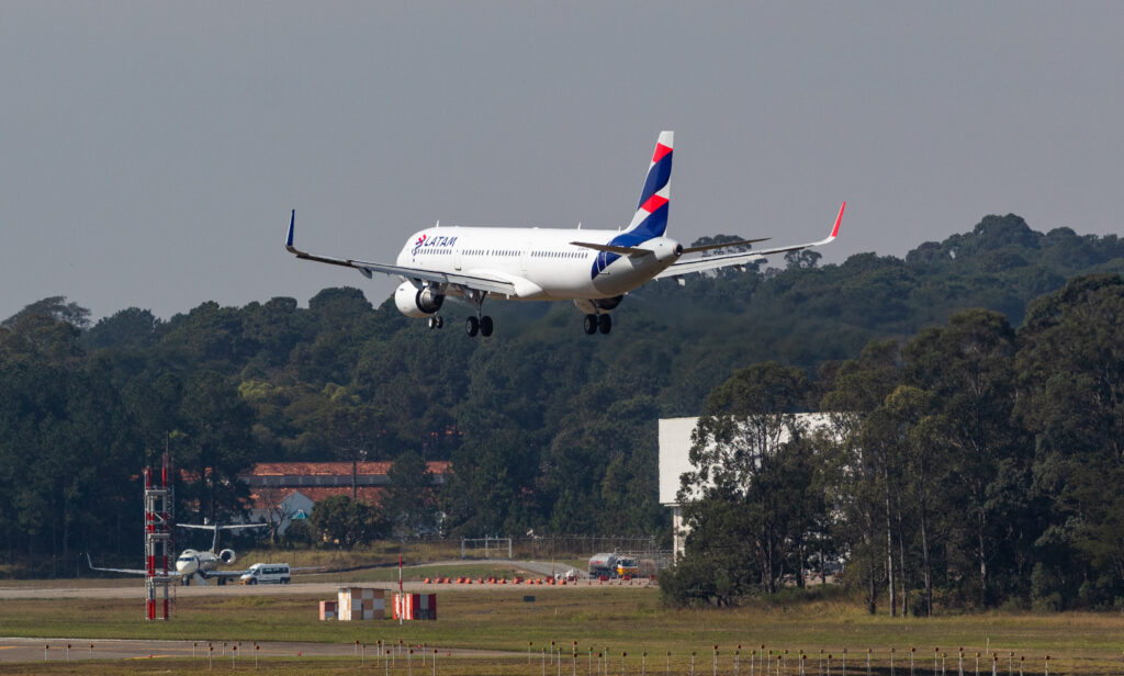 PT-XPM - Airbus A321-211 - LATAM Airlines - Blog do Spotter