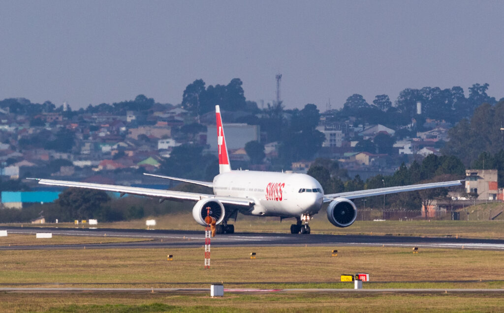 HB-JND – Boeing 777-3DE(ER) – SWISS - Blog do Spotter