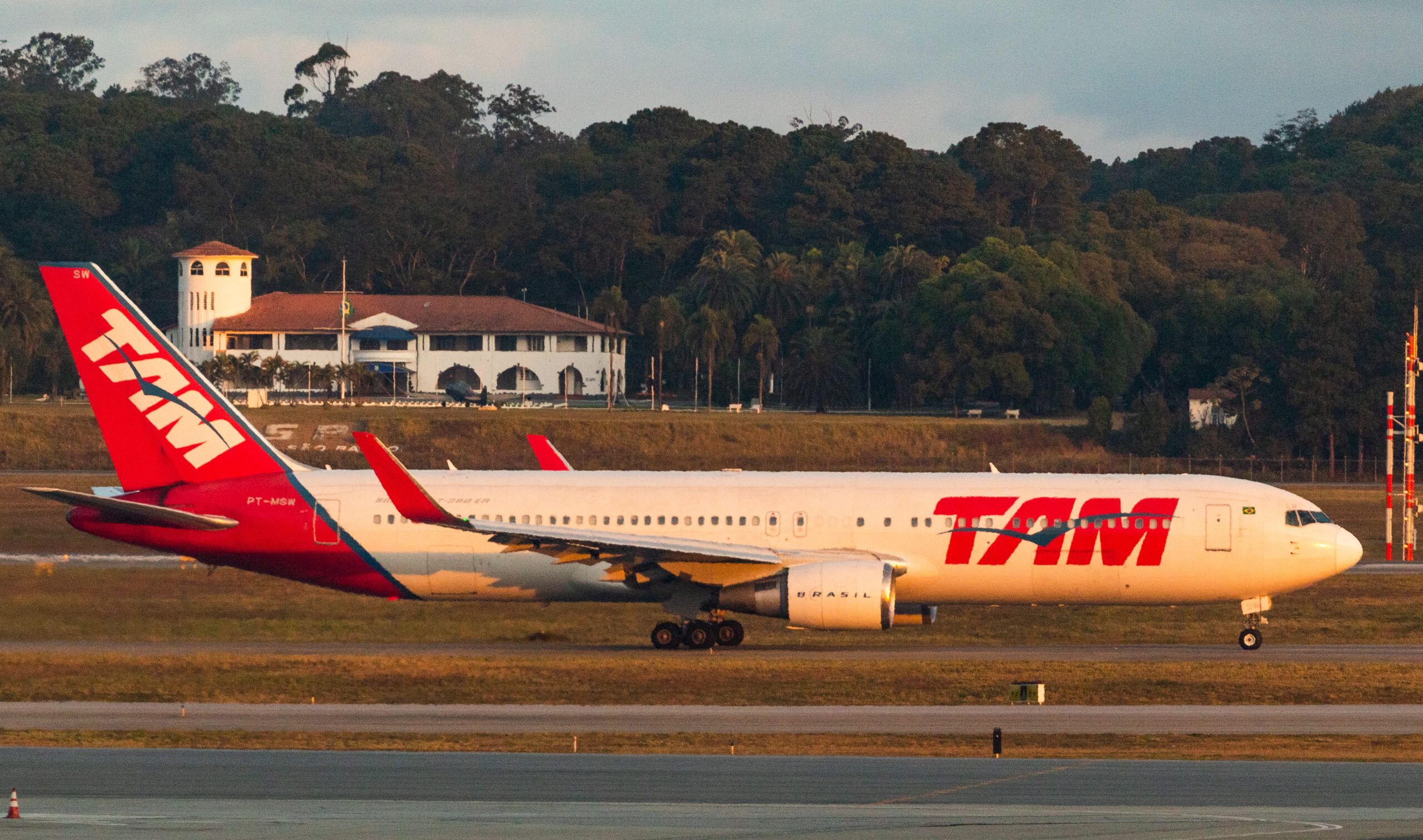PT-MSW – Boeing 767-316ER – LATAM Airlines