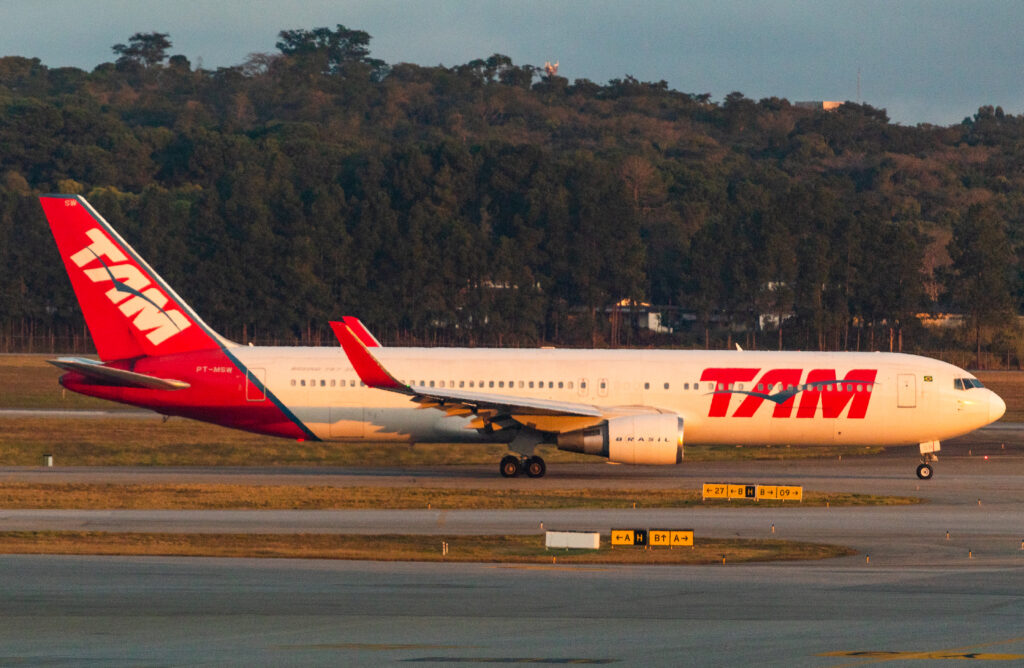 PT-MSW – Boeing 767-316ER – LATAM Airlines - Blog do Spotter