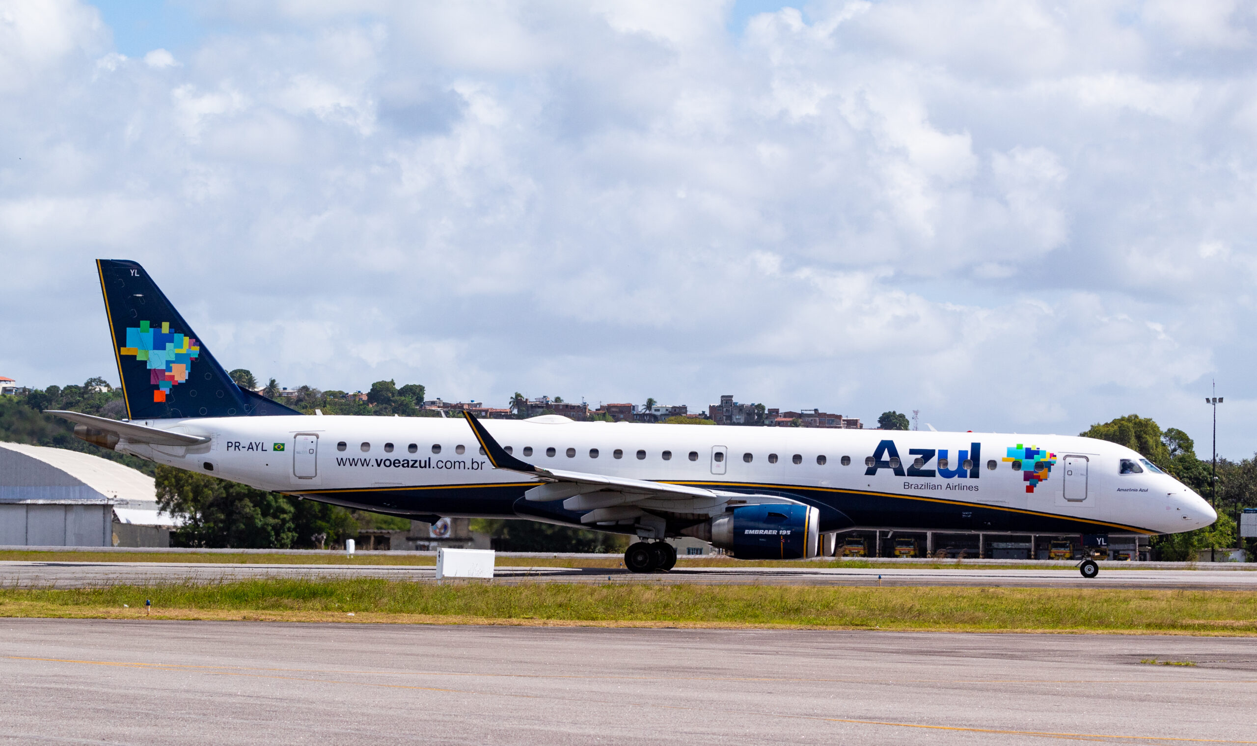 PR-AYL – Embraer 195 -Azul Linhas Aéreas