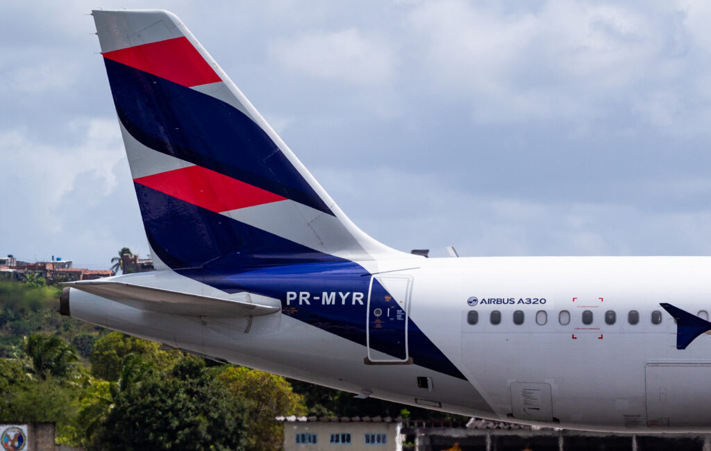 PR-MYR - Airbus A320-214 - LATAM Airlines - Blog do Spotter